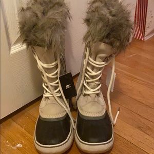 NWT Sorel Joan of Arctic Boots